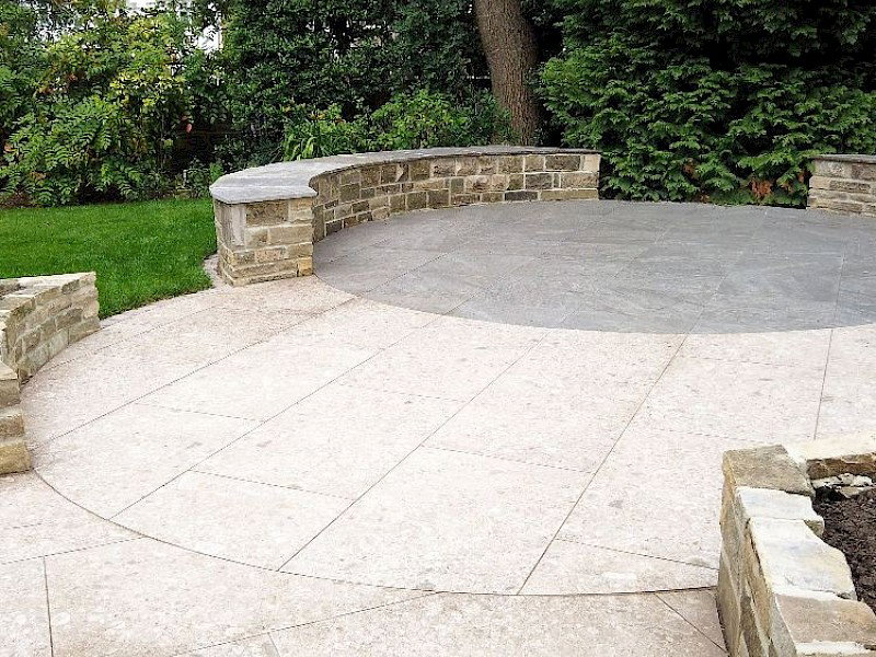 Foxhill Drive, Adel