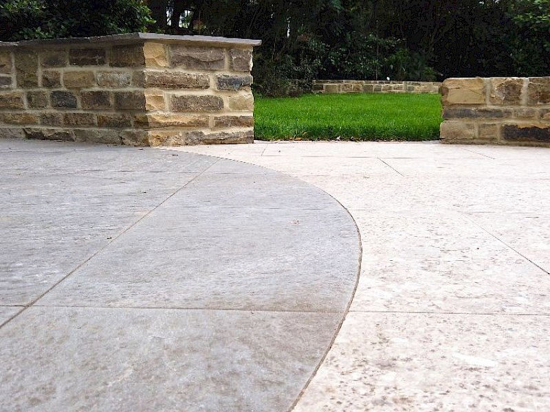Foxhill Drive, Adel