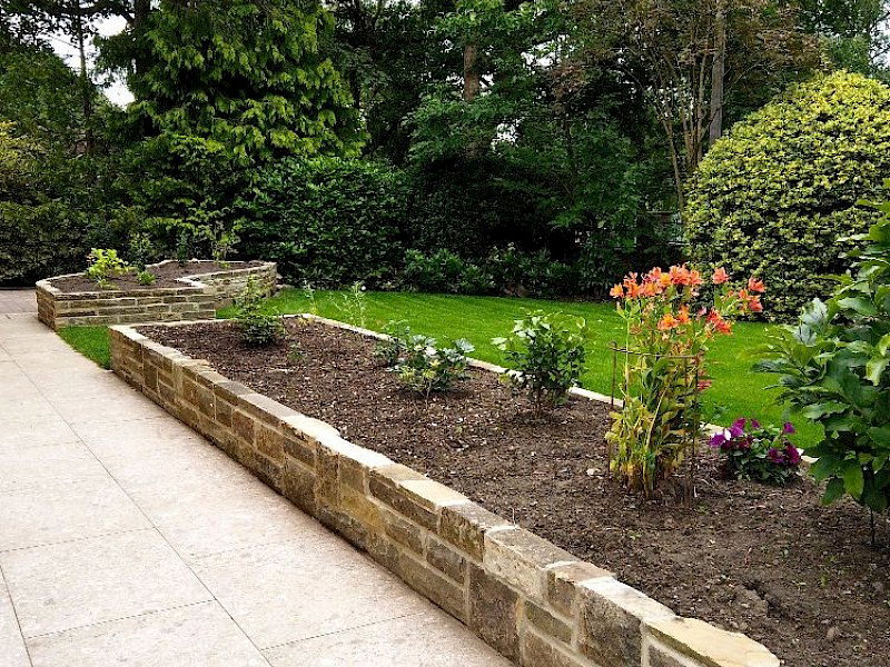 Foxhill Drive, Adel